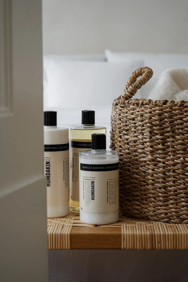 Humdakin_SKU397_WoolandCashmereDetergentSensitive_SKU6_01LaundrySoap_SKU7_01FabricSoftener_SKU369_LaundryBasket_Wicker.jpg