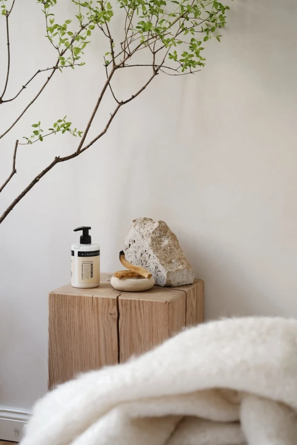 Humdakin_SKU2_HandLotion_2.jpg