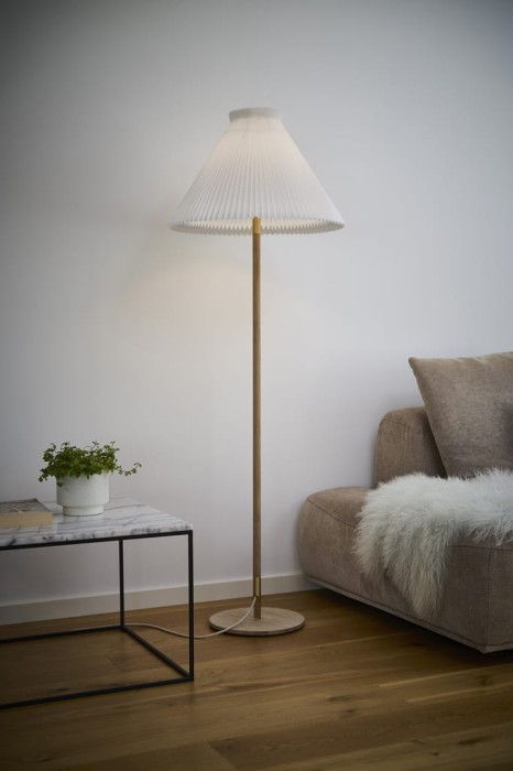 Model 328_floor_light_oak_A4.jpg