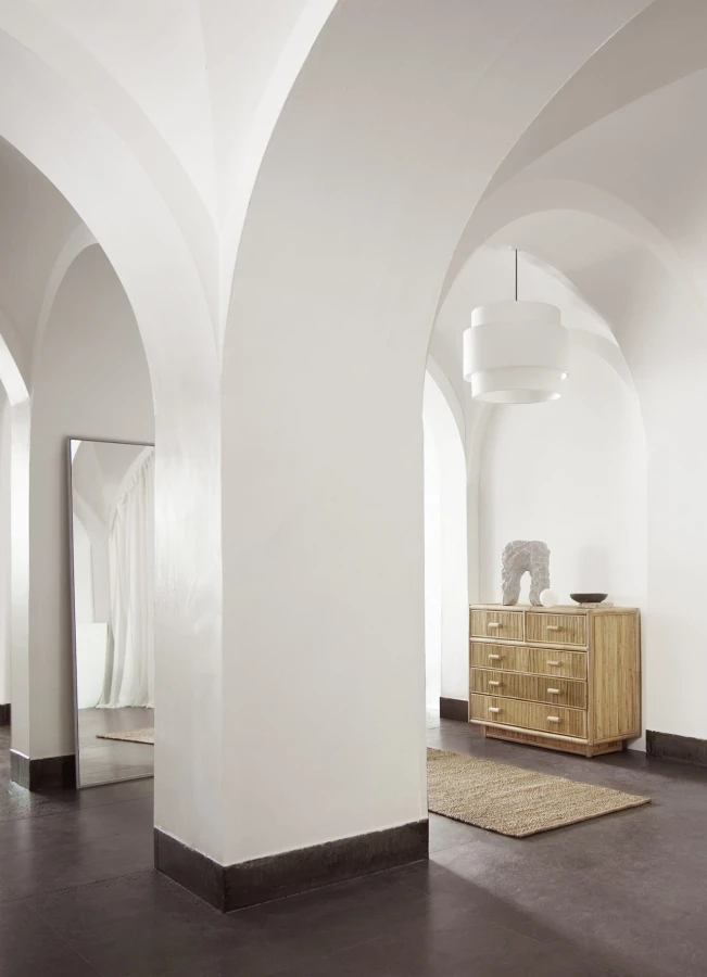 LIFESTYLE_PALMADRAWER_METMIRROR8x180GREY_HANGLIN-ECRU_SLOWMOON.jpg