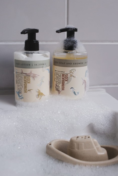 Humdakin_SKU266_KidsSoapandShower_SKU385_KidsLotion_4.jpg