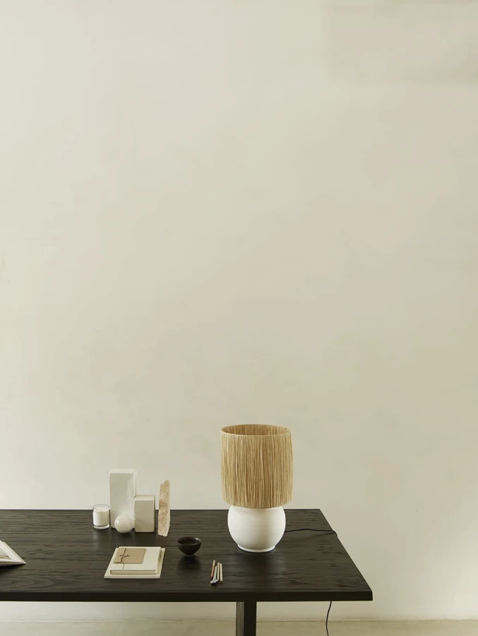 CHUNKYTABLE240-BLACK, LAMPCLAY-S-WHITE, SHADEBAST-M-NATURE, SLOWMOON-WHITE, DINEBOWL7-SMOKE, STYLO-BLUE.jpg