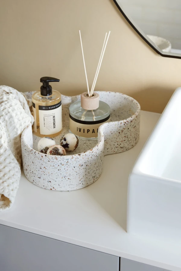 HUMDAKIN_SKU386_FRAGRANCESTICKS_VIPAKA_SKU460_BATHCREAMER_SKU150_HANDSOAP_SKU443_PISATERRAZZOBOWL.jpg
