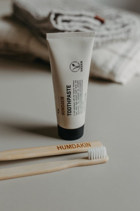 HUMDAKIN_SKU390_TOOTHPASTE_SKU398_TOOTHBRUSH_.jpg