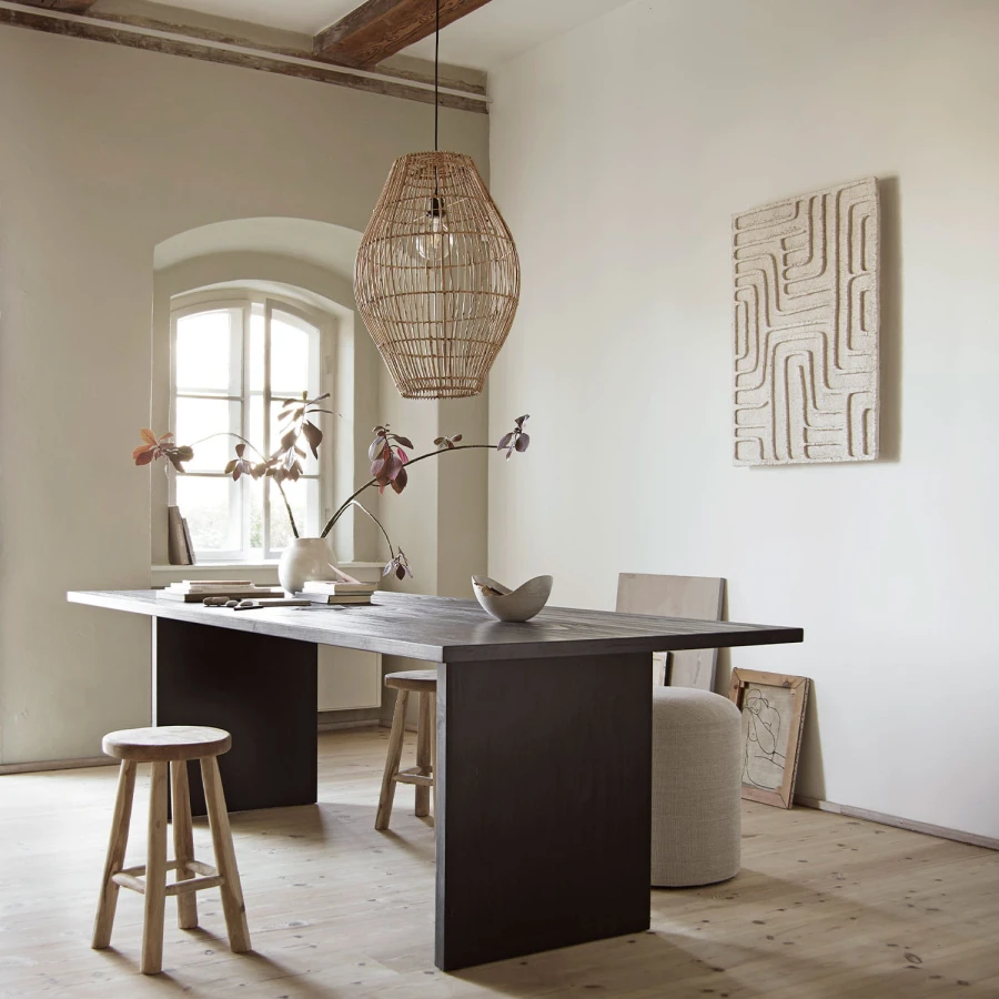 tinekhome_home_01_HANGDOME_CHUNKYTABLE240-BLACK_JATISTOOL-NATURE_PUFDINE-BARBAT-SAND.jpg