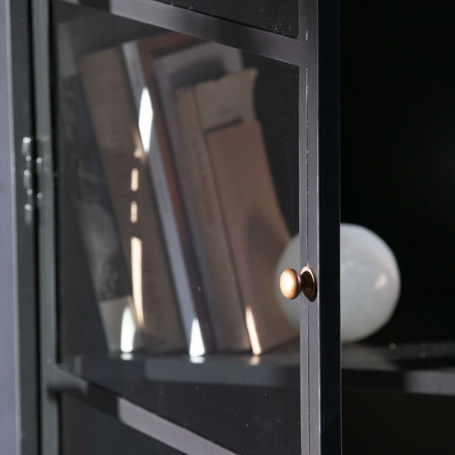 metcabinet-handle-detail.jpg