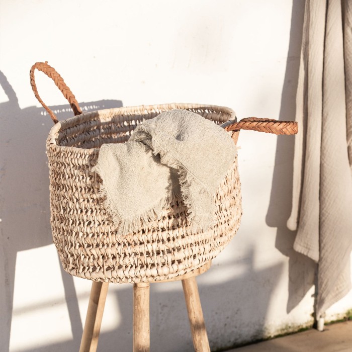 BAMSTOOLH50_BASSHOP-L_TOWELFRINGE80-SAND.jpg