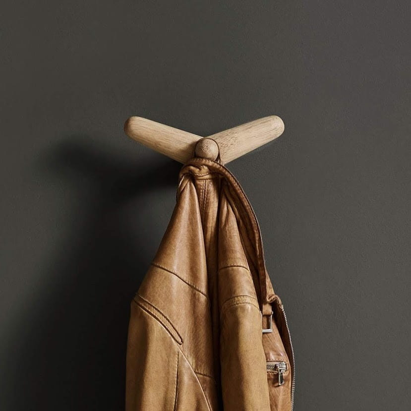 WOUD_Tail_Wing_hook_2.jpg