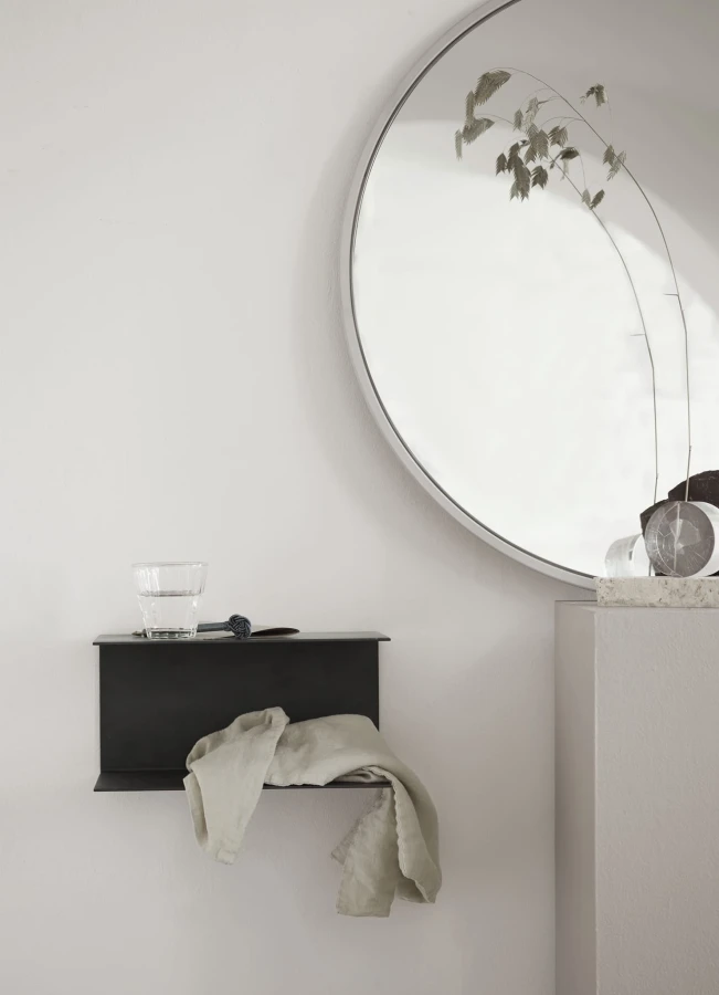 LIFESTYLE_METSHELF-PHANTOM_GLWATER_METMIRRORO70-GREY_.jpg