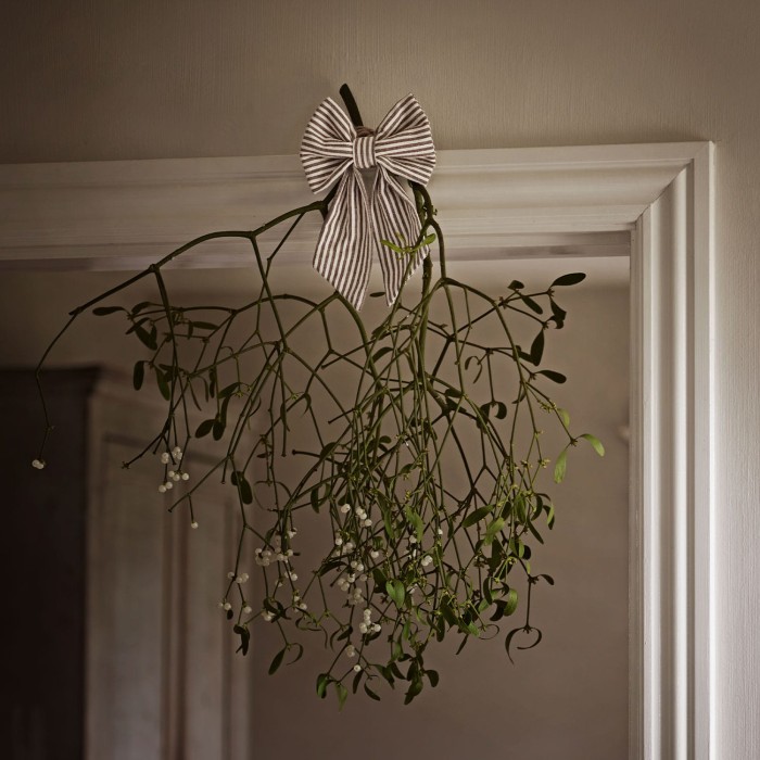 tinekhome_christmas24_28_BOW-XMAS-M-MOCCA.jpg