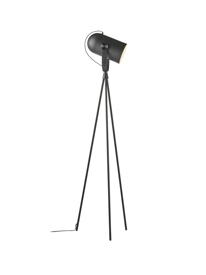 LeKlint362_Carronade_II_floorlamp_black_blackoak_lifestyle.png