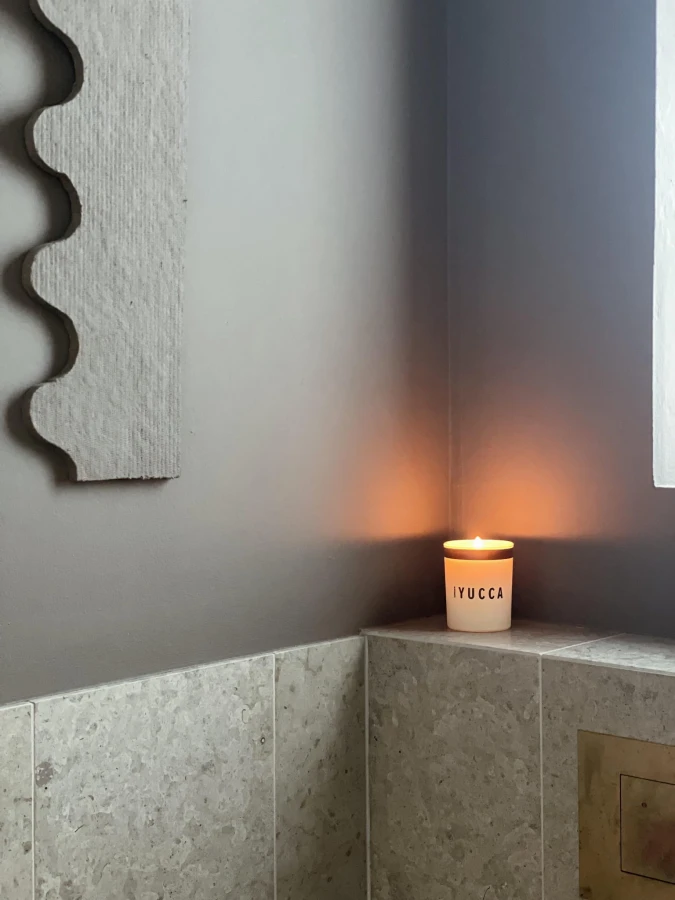 humdakin_yucca_scented candle2.jpeg