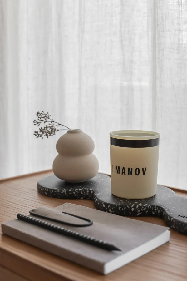 HUMDAKIN SKU196 MANOV SCENTED CANDLE SKU411 TORINO TERRAZZO BOARD BLACK.jpeg