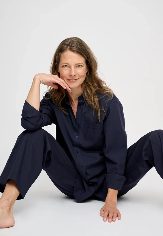 gaia_shirt_moon_pants_poplin_dark_navy_475_low_1246x1800.webp