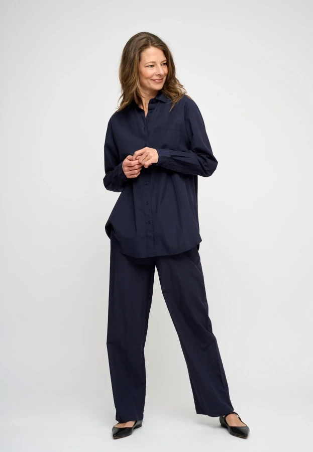 moon_pants_poplin_dark_navy_454_low_ae246a3f-d6fb-4fef-87bb-fff05fe99459_1246x1800.webp