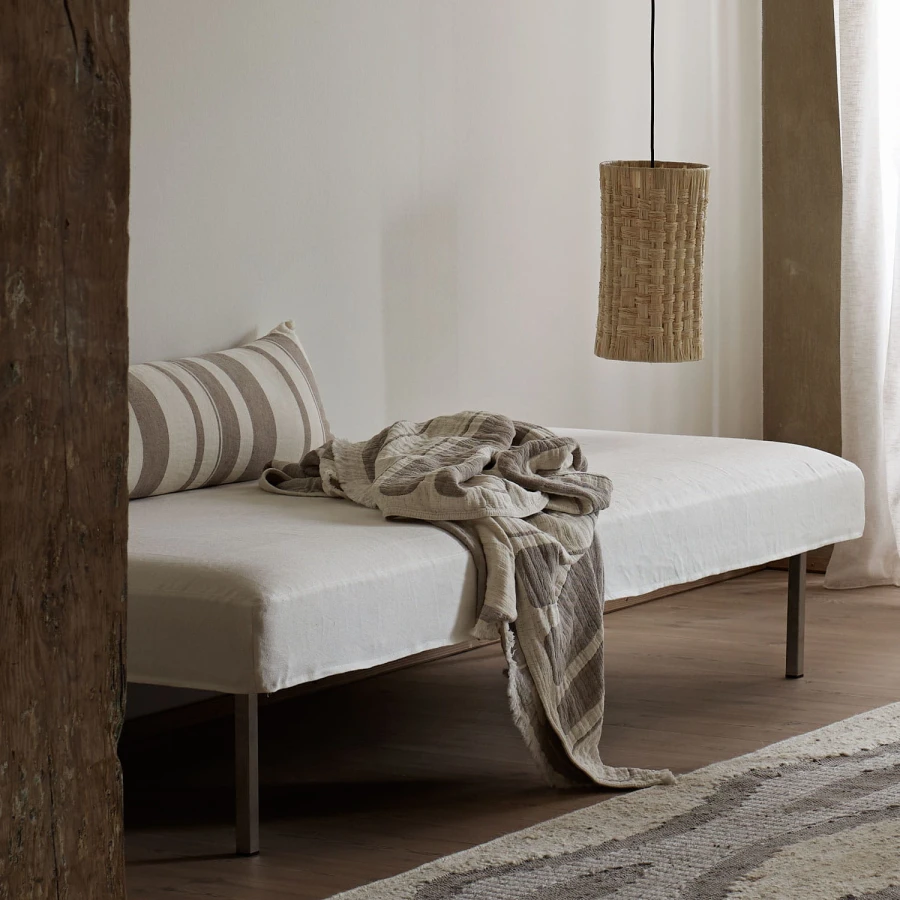 tinekhome_home_20_SHADEBAST-PLEAT_DAYBED-JOP-WHITE-STEEL-LEGS_MAZETHROW-HAZEL.jpg