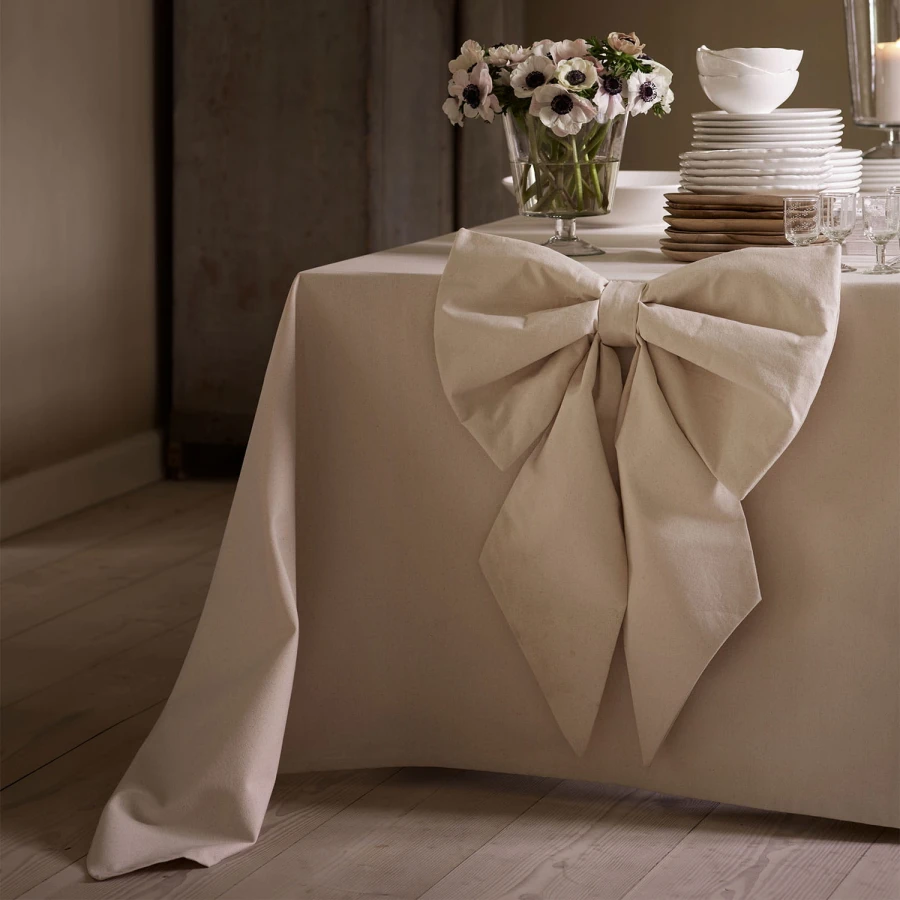 tinekhome_wintergallery_BOW-XMAS-XL-CREAM_CHEFTABLECLOTH-CREAM.jpg