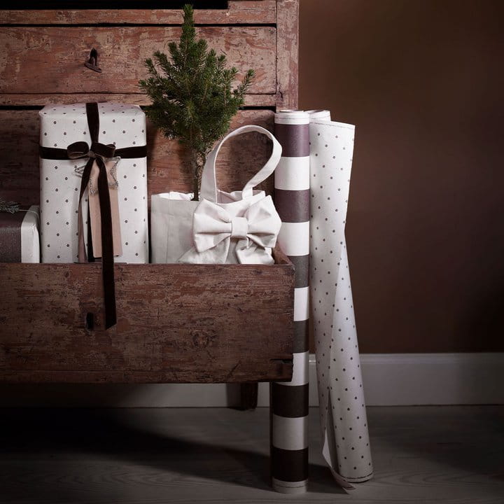tinekhome_wintergallery_carowrap-10-hazel_megawrap-10-mocca_1.jpg__720x720_q85_crop_subsampling-2_upscale.jpg