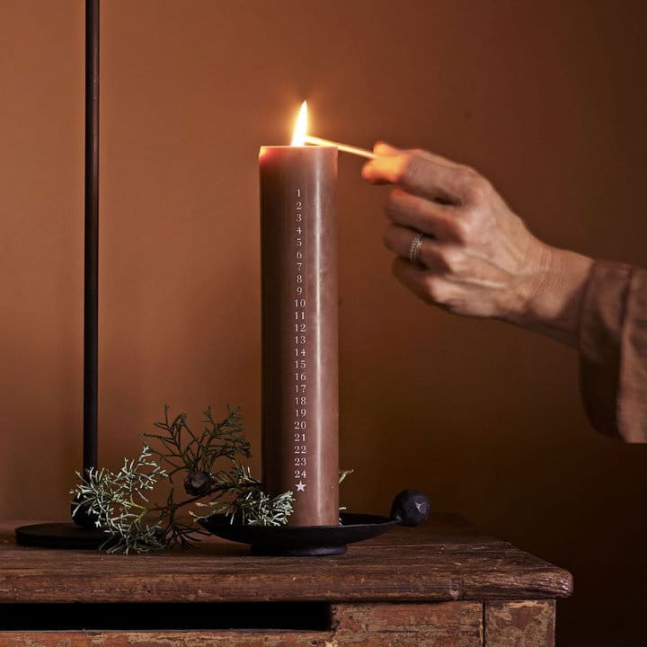 tinekhome_wintergallery_ballcandlestick-55_balltray_candle-xmas-hazel.jpg__720x720_q85_crop_subsampling-2_upscale.jpg