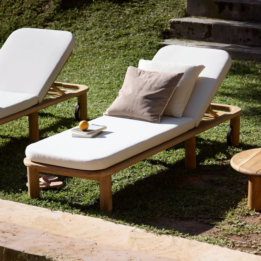 SEEN_teaksunbed_everlin55-caramel_lida55-bone.jpg