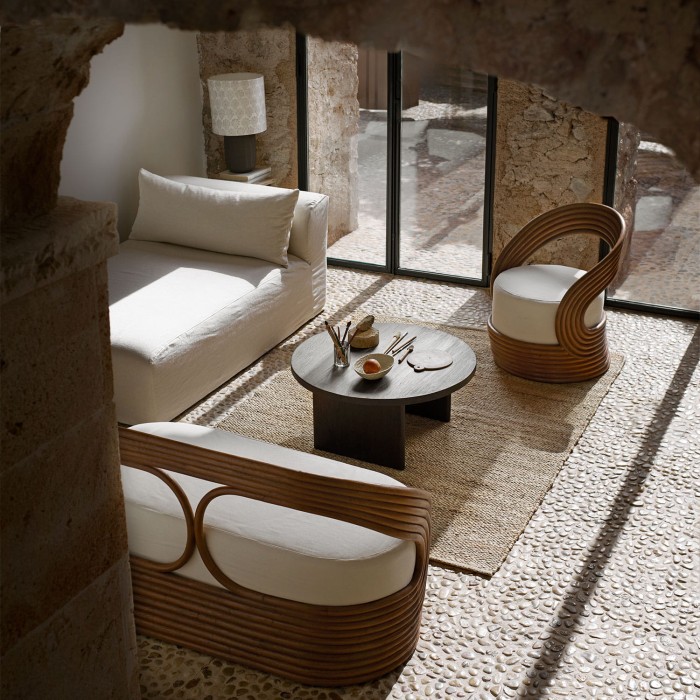 SEEN_manosofa-caramel_manochair-caramel_KAYUCOFFEEO75_jute140x200_modulelong-jop-shadow.jpg