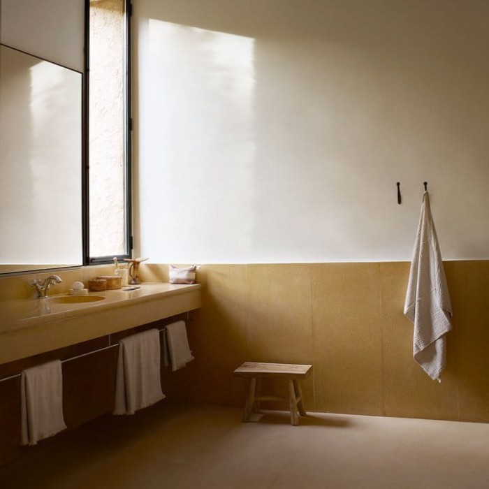 seen_towelfeel90-sand_wall-hook_jatitablemini-nature_frilltowel50-sandfrilltowel100-sand.jpg__720x720_q85_crop_subsampling-2_upscale.jpg