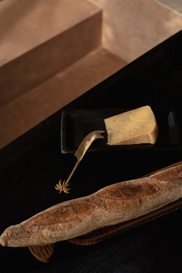 8-the-french-bread-plate-natural.jpg