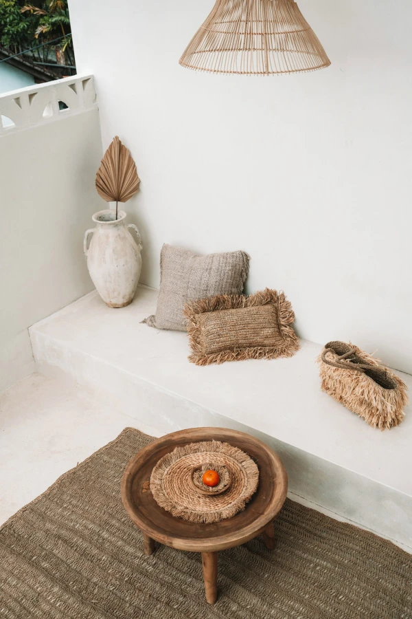 1-the-seagrass-raffia-placemat-natural.jpg