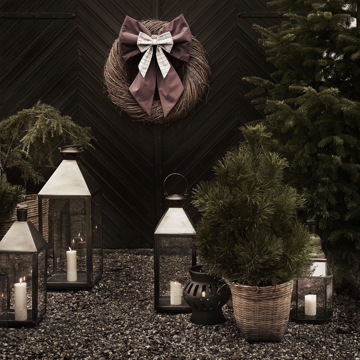 winter26_wreath-elm-80_bow-xmas-xl-wine_bow-xmas-l-linen_raku-lantern_lannostar-tin_lantop-tin_lanpipe-tin.jpg__720x720_q95_crop_subsampling-2_upscale.jpg