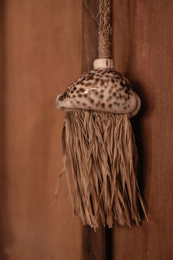 4-the-raffia-lupina-tassel-natural.jpg