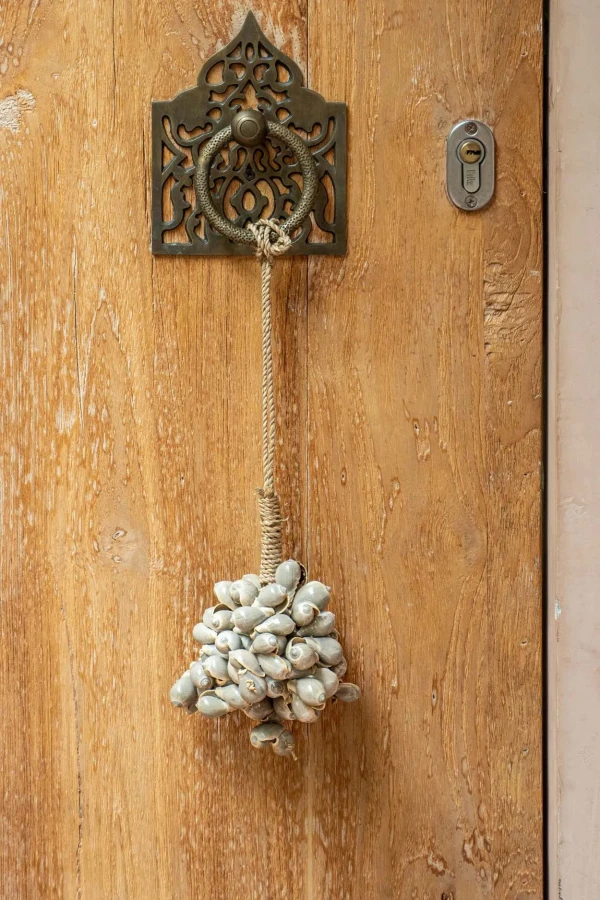 0-the-grey-shell-tassel.jpg